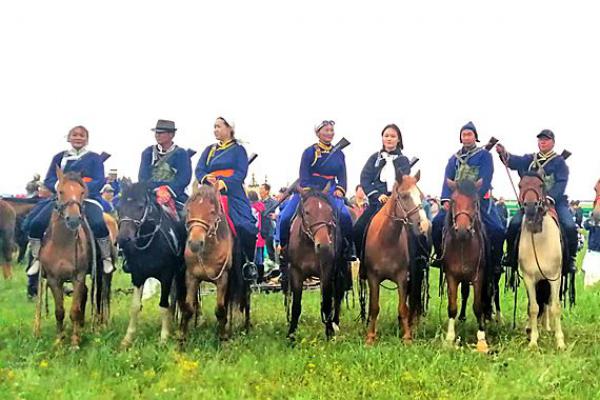 那达慕上的民兵连