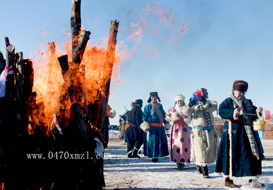 春节前夕鄂温克辉苏木举办传统祭火活动