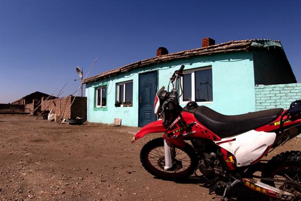 草原深处的牧民家庭